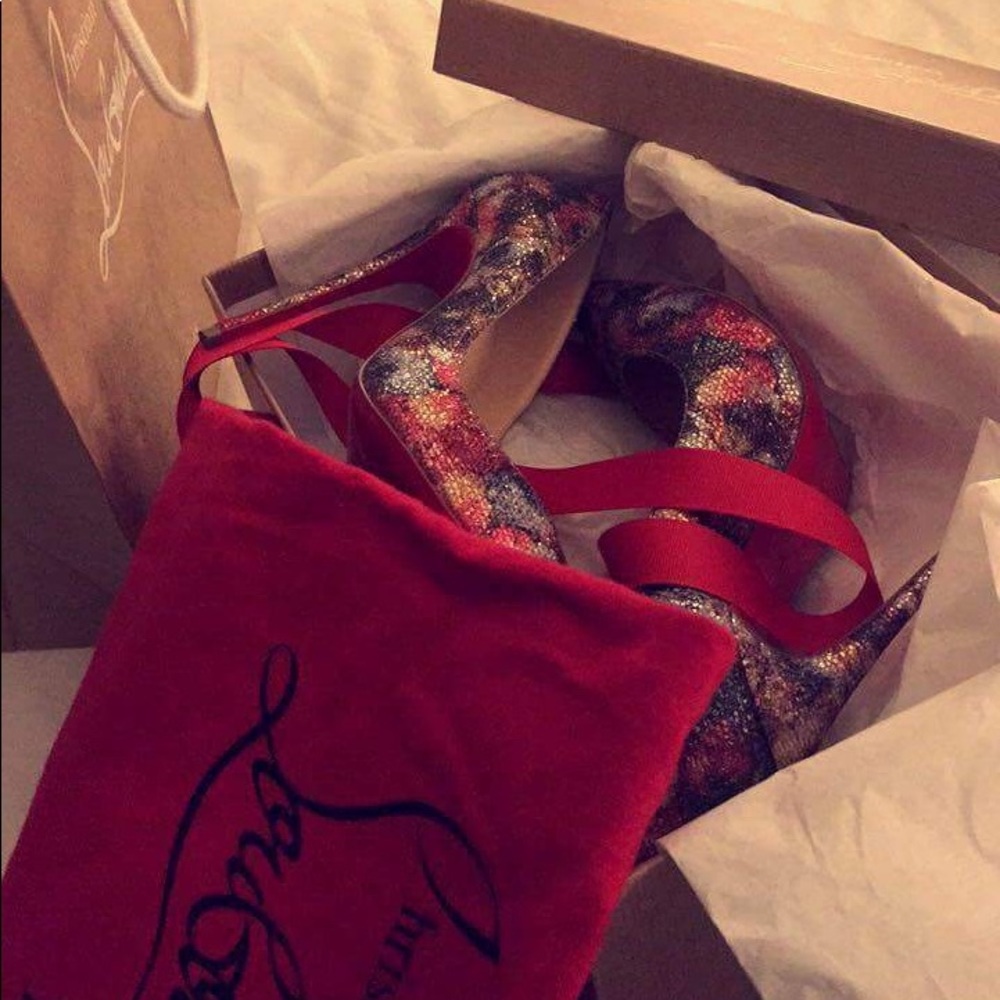 christian louboutin so kate heels. used.